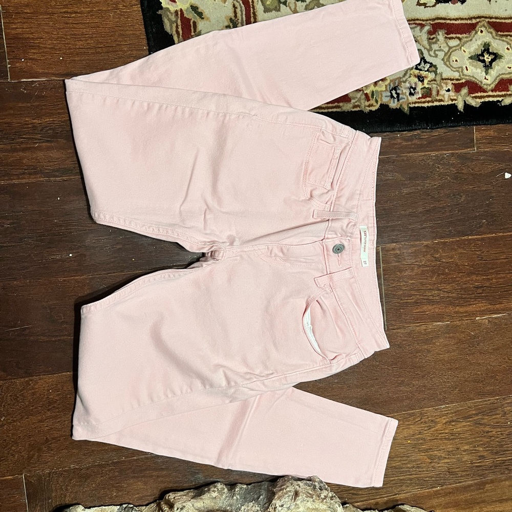 Sold Levi’s 535 super skinny, light pink, low rise size 27